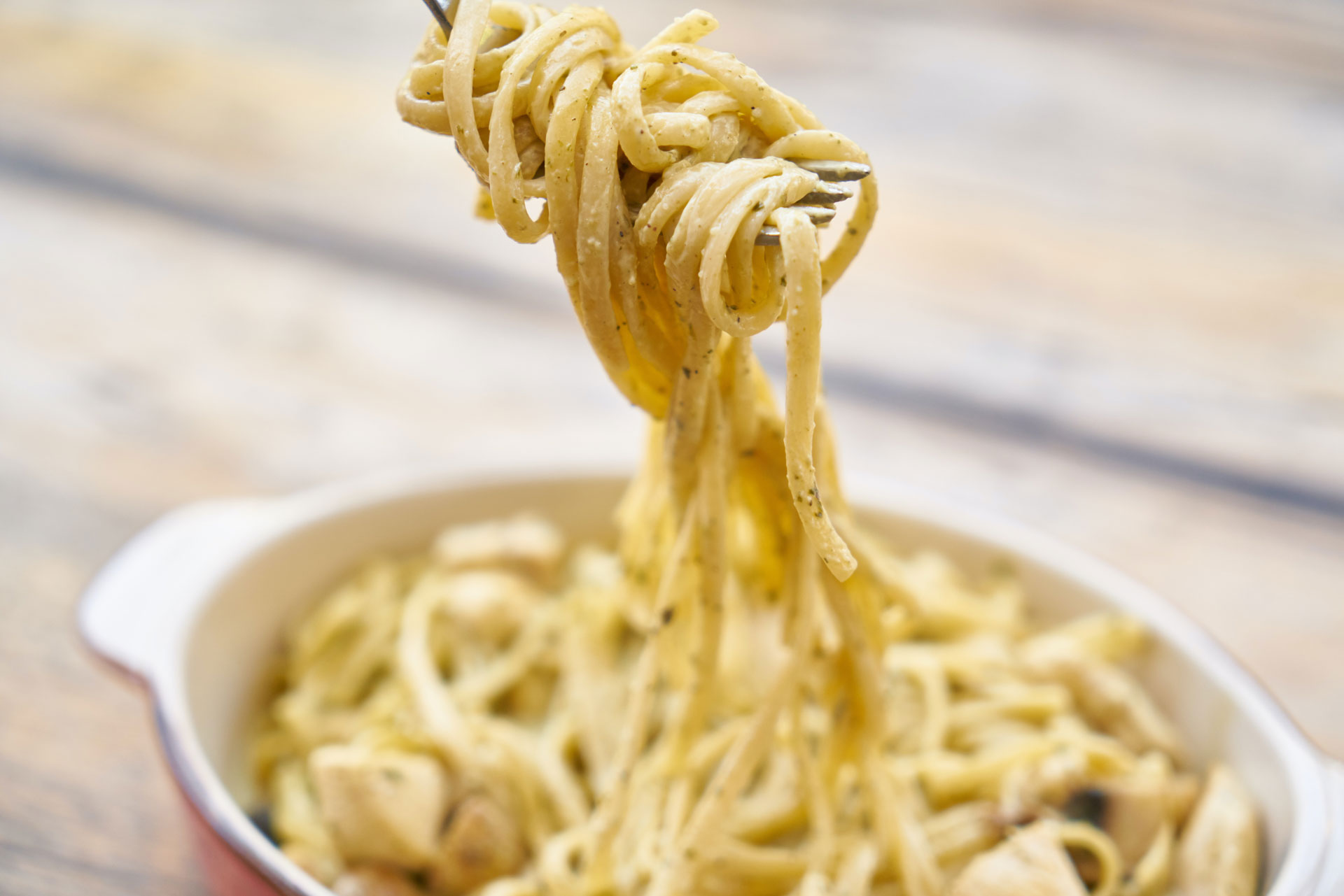 close up photography of pasta with white sauce 2703468