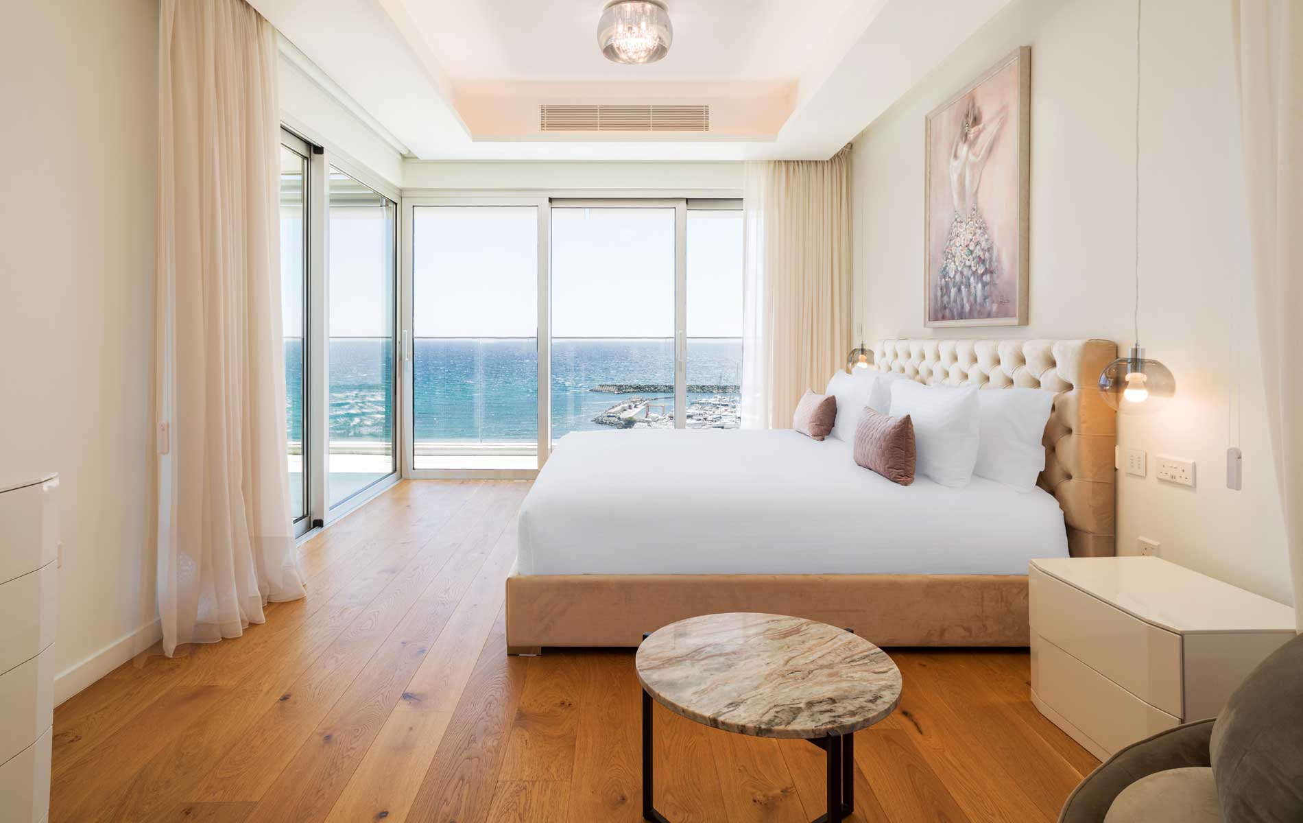 Two Bedroom Luxury Apartment 6W
